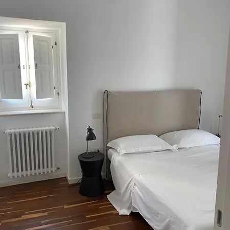 Angolo Del Poeta Nyaraló *